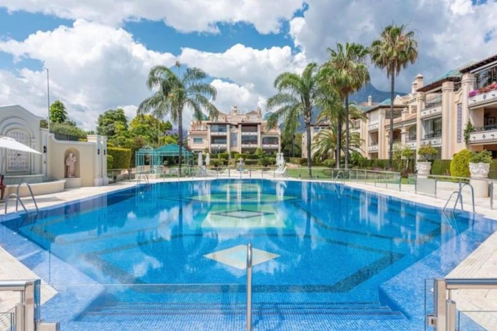 Elegant Penthouse on Marbella's Golden Mile, Marbella