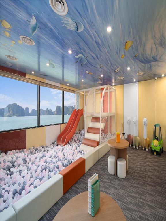 Du thuyền 6 sao &#8211; Ngủ đêm &#8211; bể bơi &#8211; Khu vui chơi trẻ em &#8211; Vịnh Hạ Long- ESS