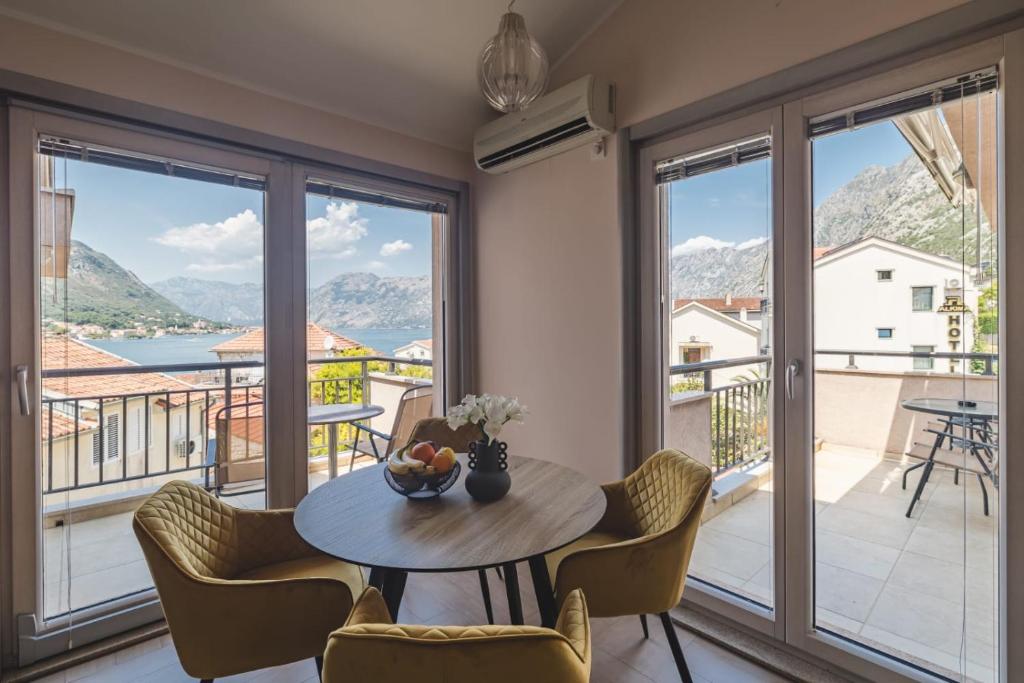 Lux Seaside Residence - 5