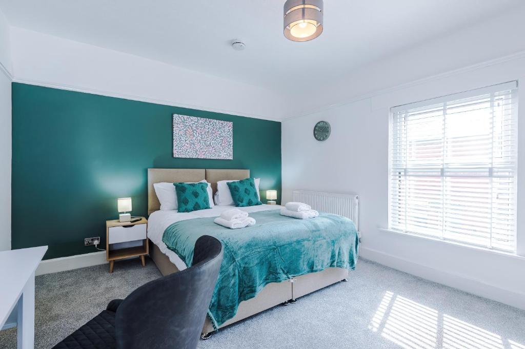 Serene & Contemporary Hoole House, Chester