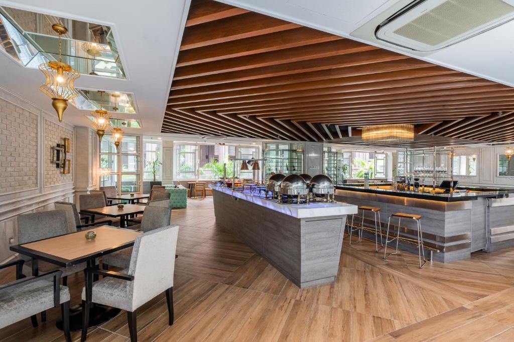 Bar/lounge, Melia Kuala Lumpur in Kuala Lumpur