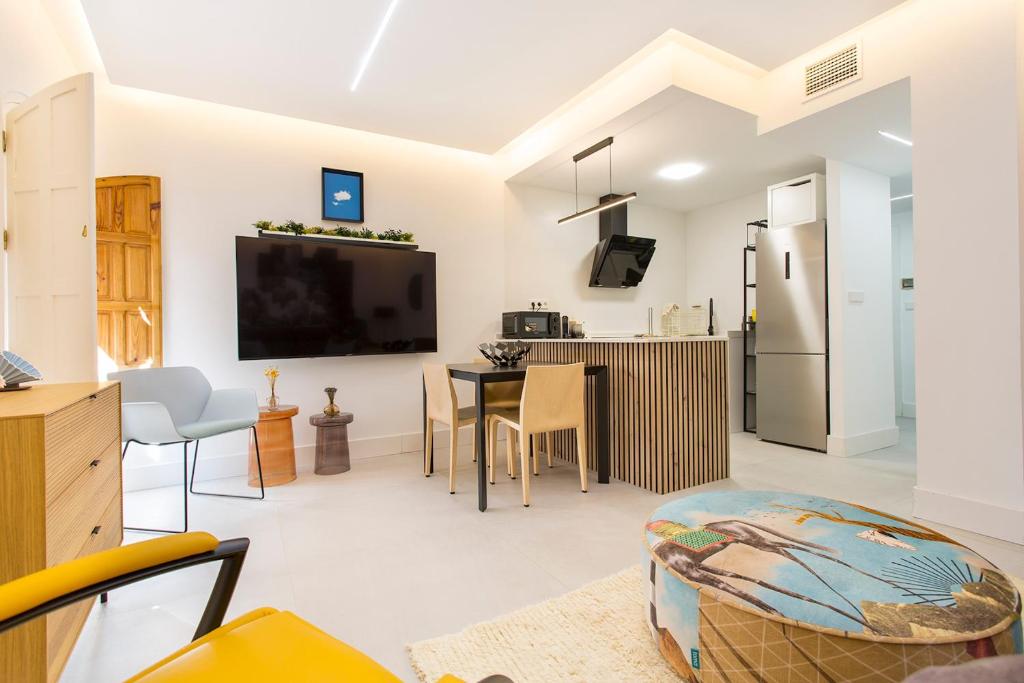Magic stay in Granada with private parking - 4