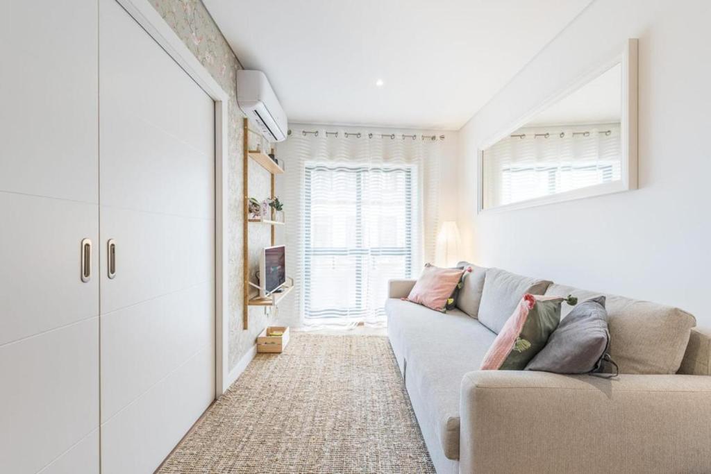 Good Vibes Only by LovelyStay, Porto