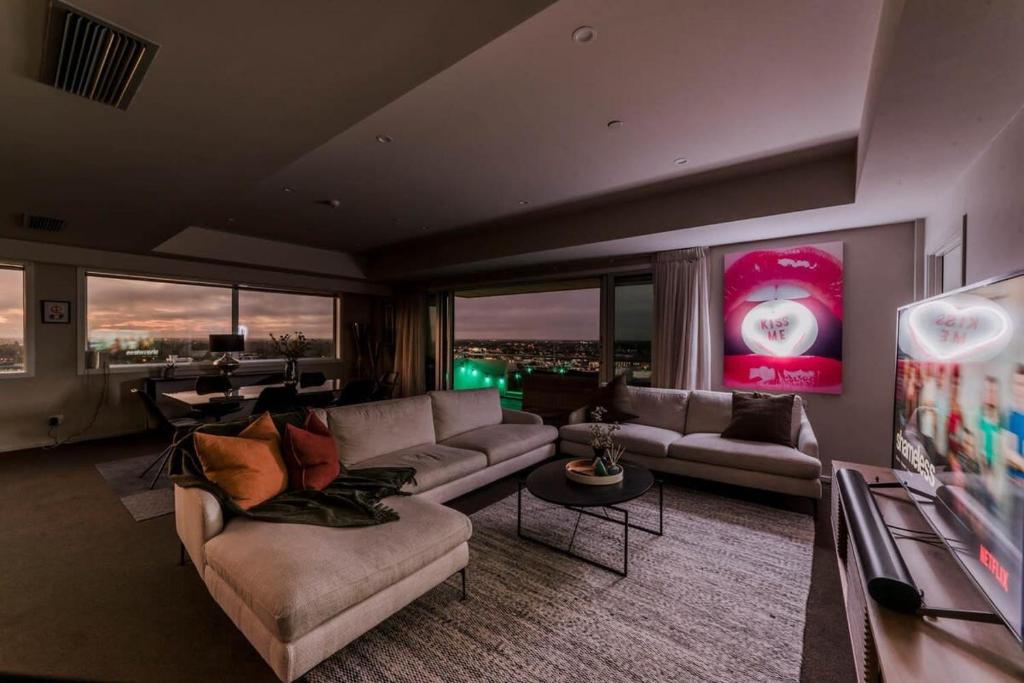 Sleep Amongst the Clouds - Panoramic Views, Christchurch