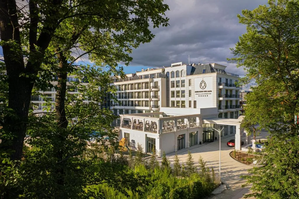 Grand Resort Pavel Banya Medical and SPA EpiCentrum，位于帕维尔巴尼亚的酒店