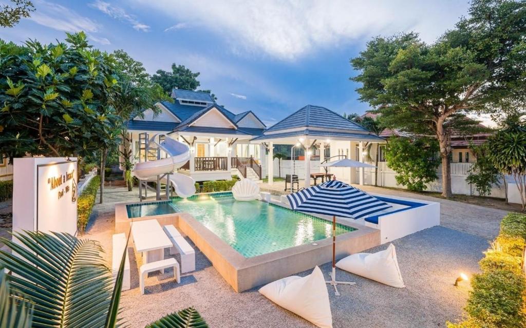 About A Beach Pool Villa Bangsaray, Bang Sare