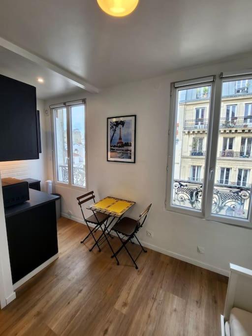 Superbe studio à MONTMARTRE - 1