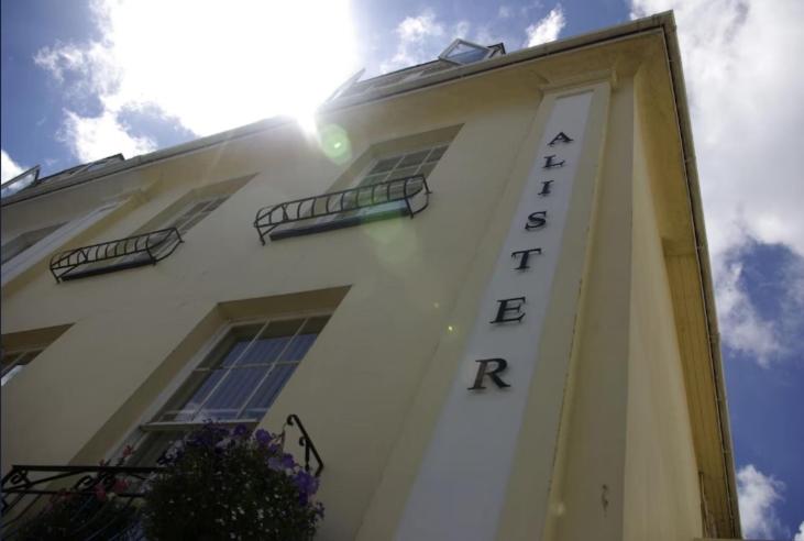 3. Alister ..