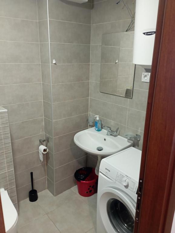 Deniz manzaralı, büyük markete yakın ev - 2