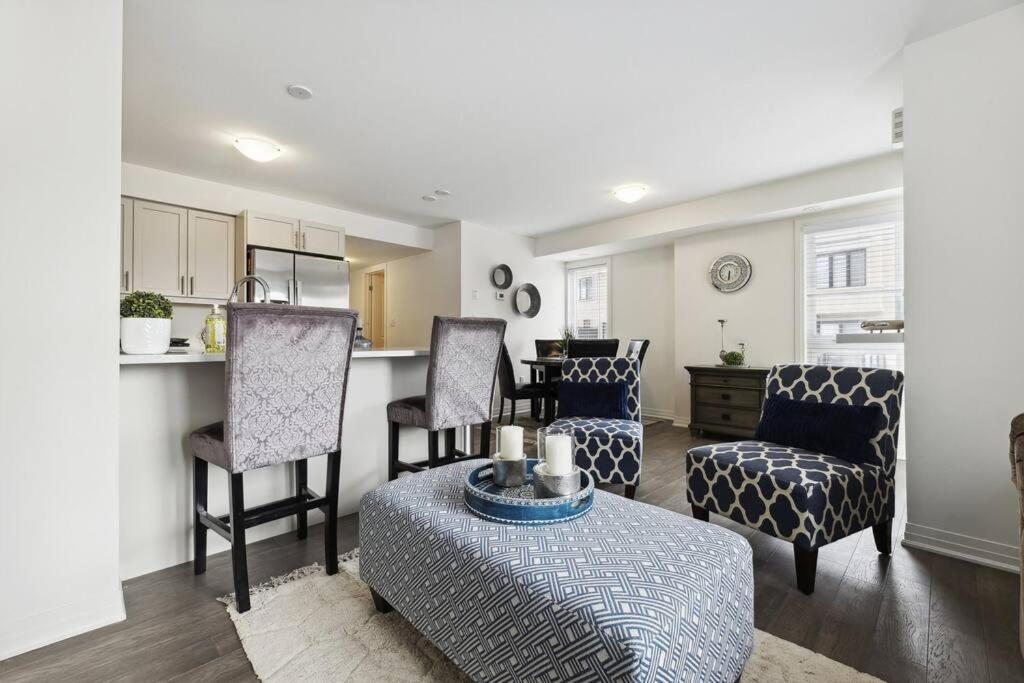 2 BedroomsWaterfront POM Serenity Escape, Bowmanville