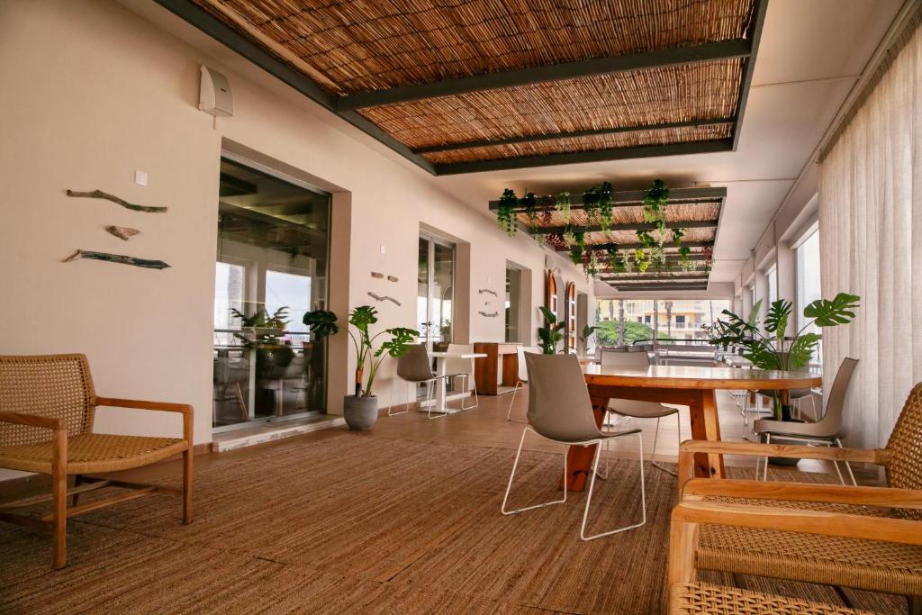 Llaut Boutique Hotel — Restaurant & bars in Can Picafort, Balearic Islands