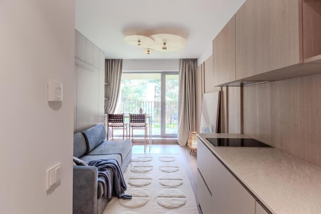 Luxury studio in pinewood 3min walk to sea, Palanga