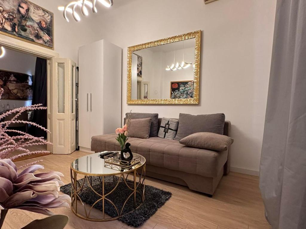 City Line Apartment Belgrade - 4