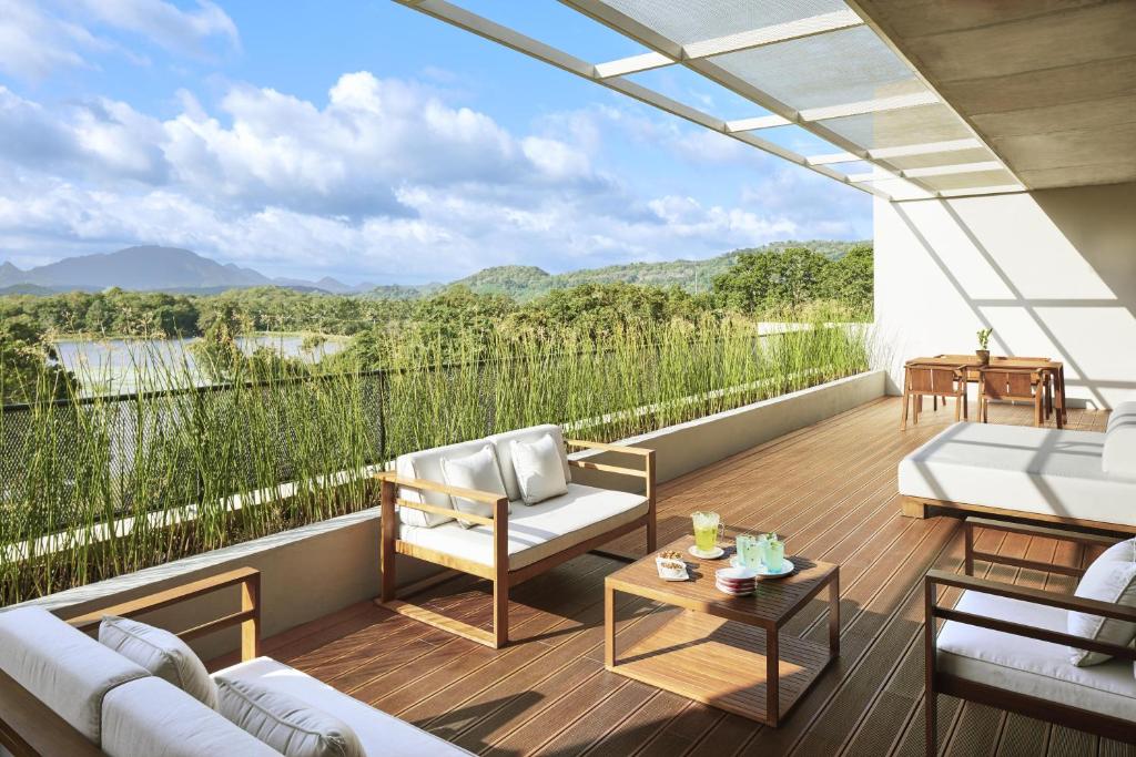 Balcony/terrace, Jetwing Lake in Sigiriya