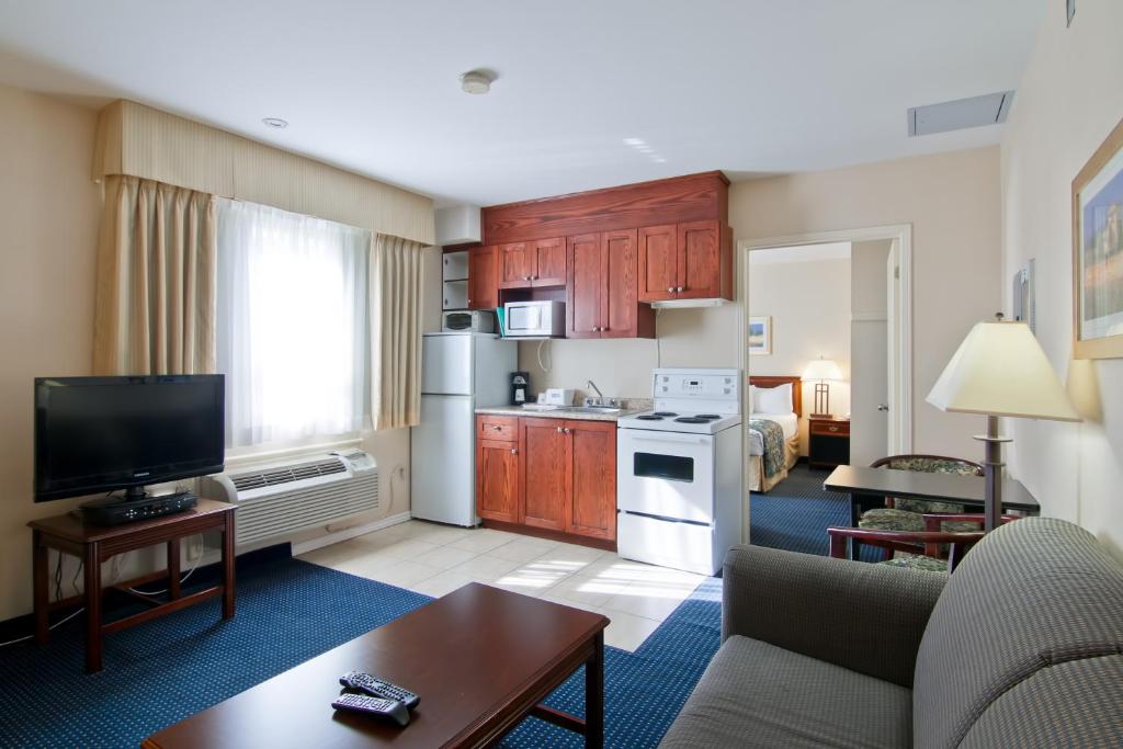 Travelodge by Wyndham Trenton photo