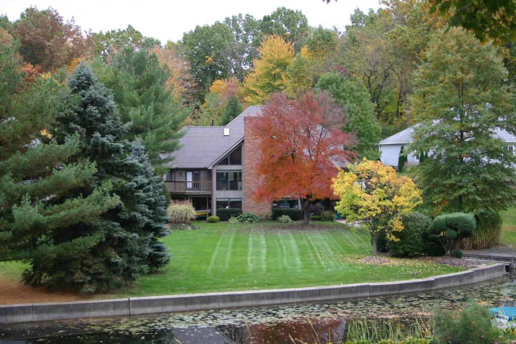 Private Guest Suite on the Portage Lakes, Akron