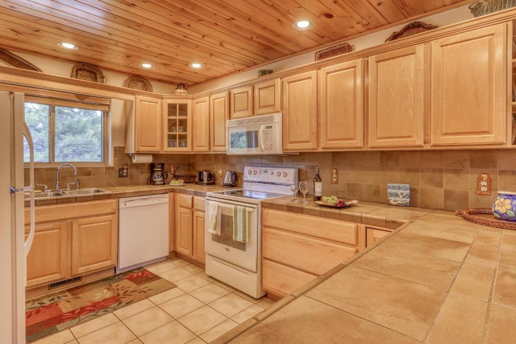 460 Hills Circle, Nutria