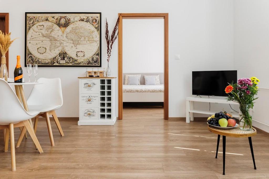 Diamond residence in old town with free parking, Bratislava