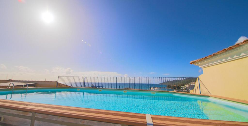 Les Voiles Blanches, Sari Solenzara