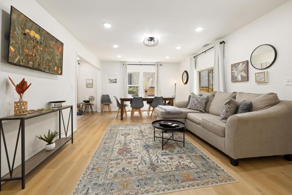 RazorDog-2 mi to U of A & DT-Dog Friendly, Fayetteville