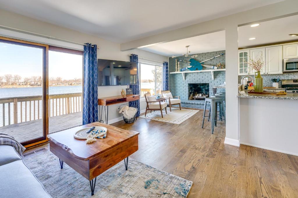 Spacious Lakefront Home in White Lake, Oxbow