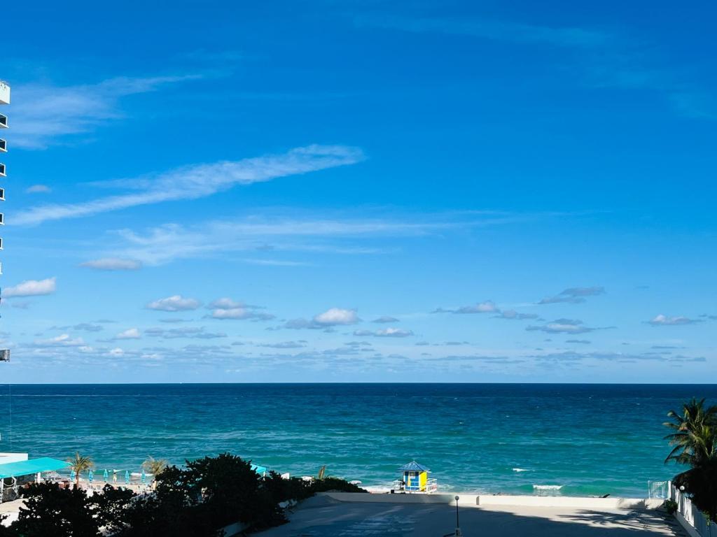 Miami Hollywood Condo 2BD With Ocean View 005-21mar, Hollywood