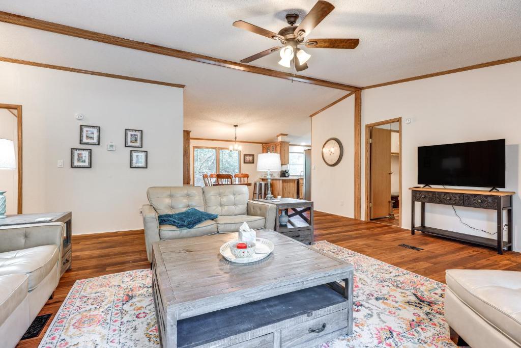 Relax, Swim and Explore Home in Wimberley!, Wimberley