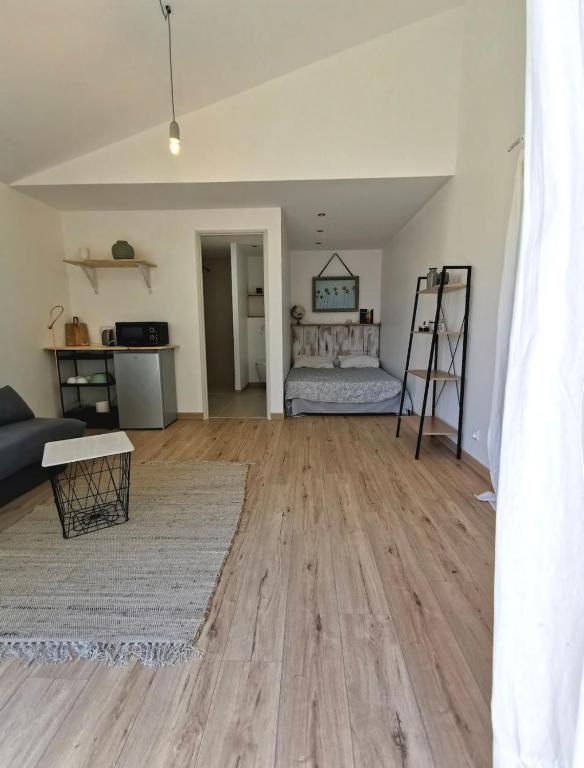 Jolie suite baignée de lumière, Châteauneuf-Val-Saint-Donat