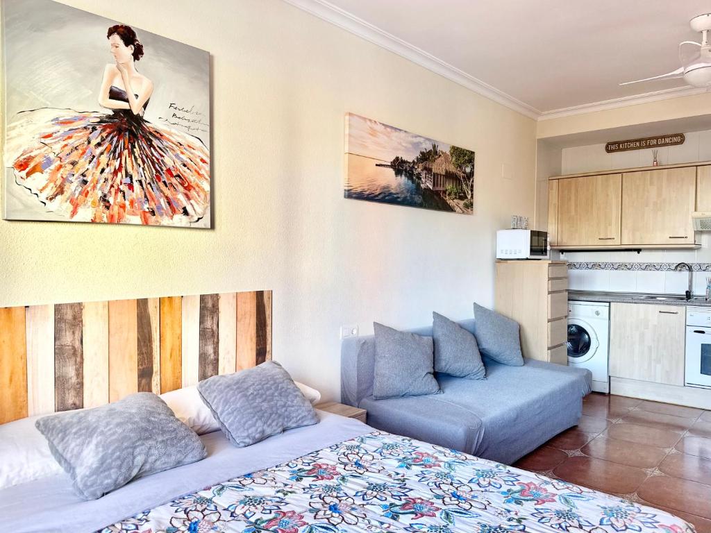 Costa Del Sol Seaside Studio - 5 Mins From Beach - 4