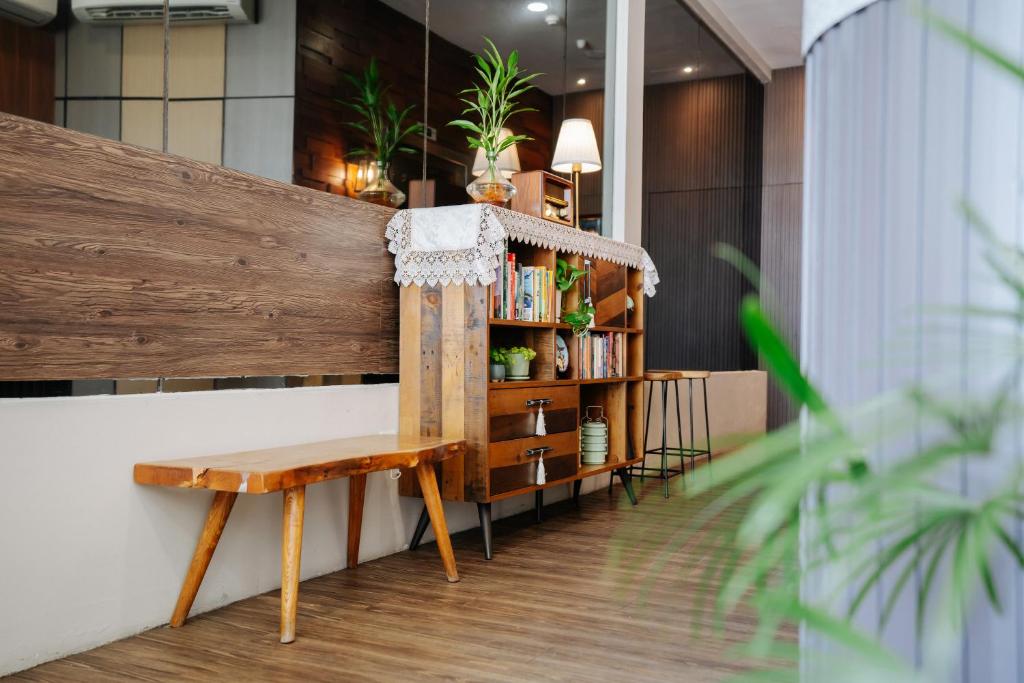 Wangs Hotel Gurney Drive