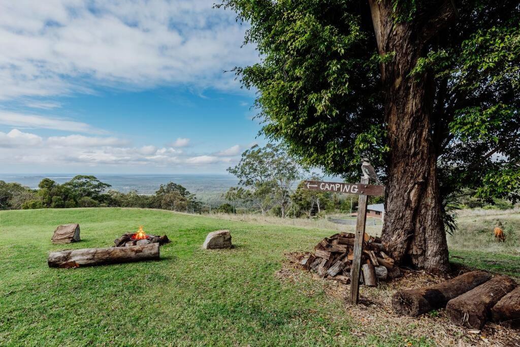 Acreage property, pet friendly, outdoor campfire, Bald Knob