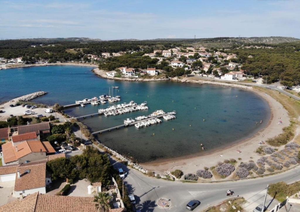 Villa pieds dans la mer de la Cote bleue - 1