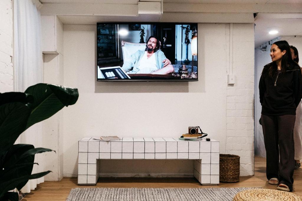 Shared lounge/TV area