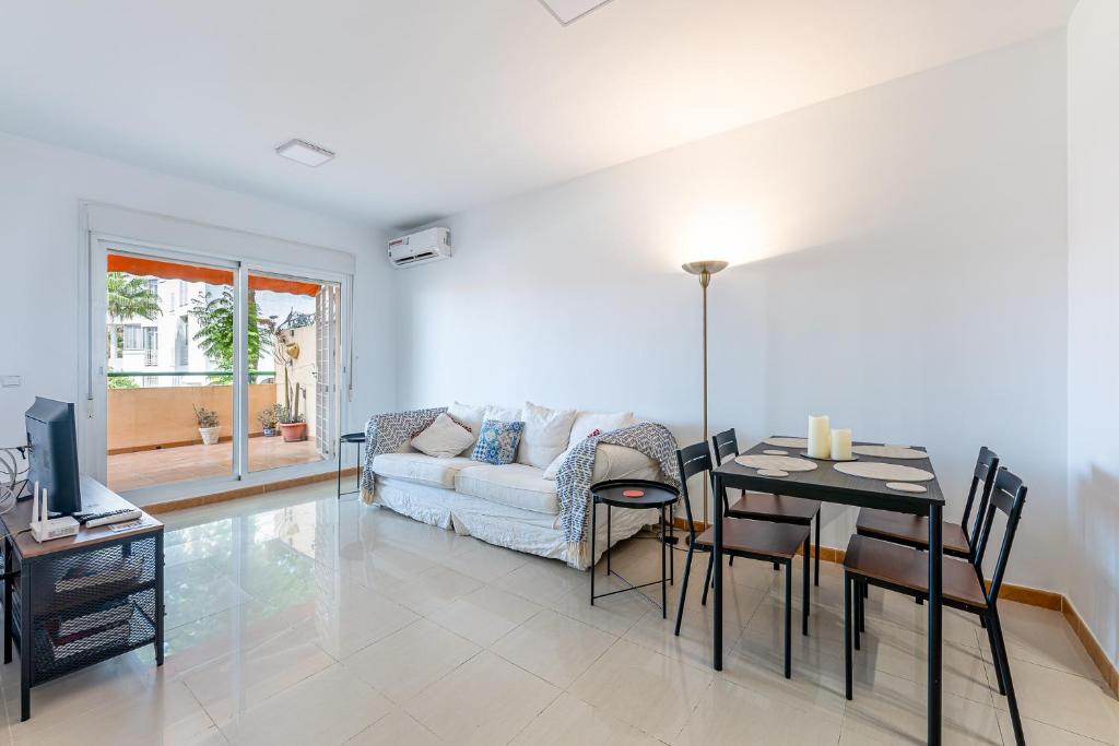 Beautiful 2 Bed Apartment Los Pacos - 1