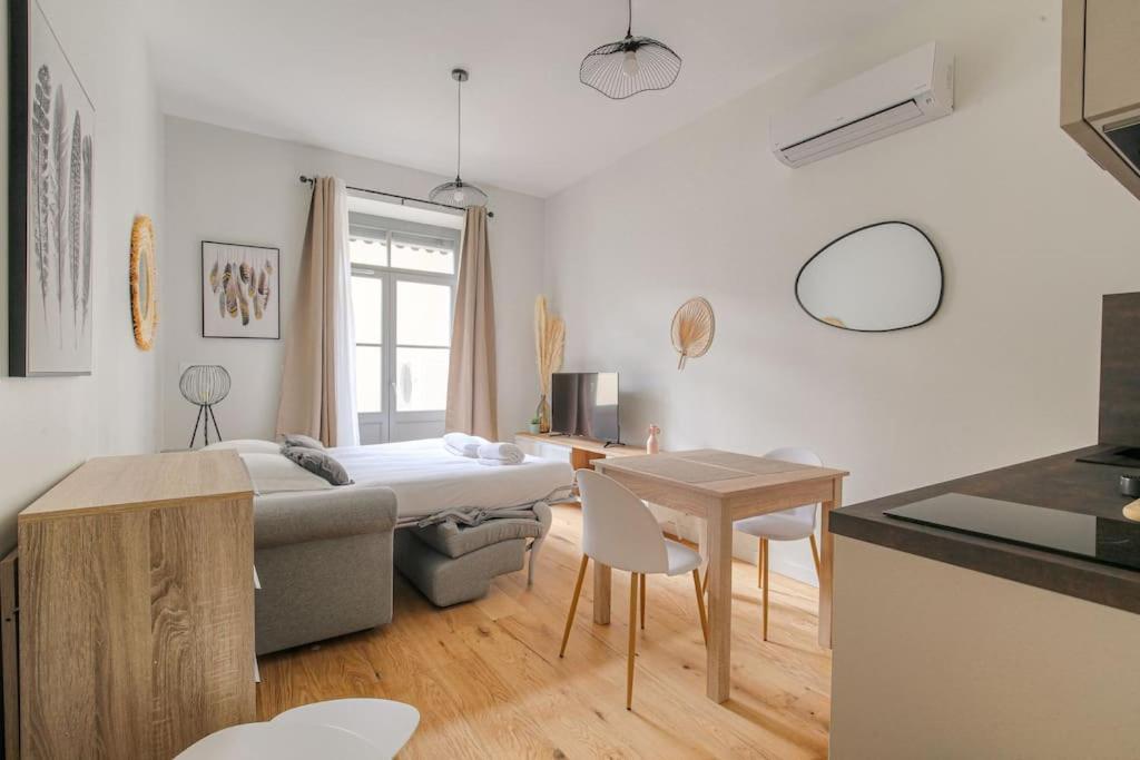 Appartement T2 neuf, climatisé proche Lyon 3 - 2