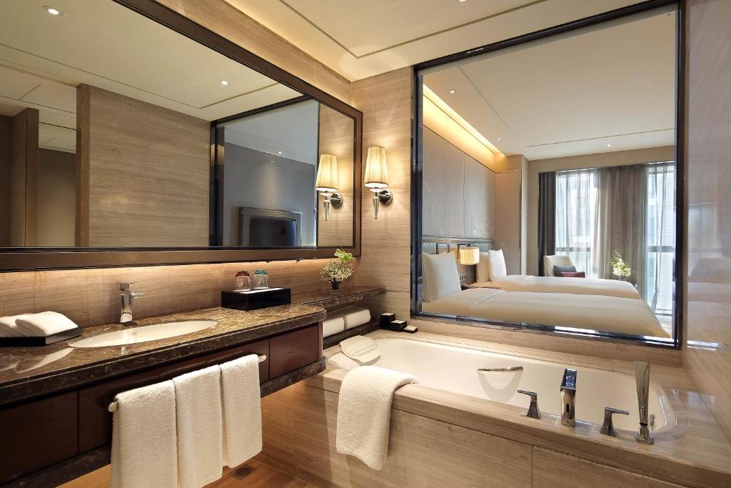 Wanda Realm Guangyuan photo