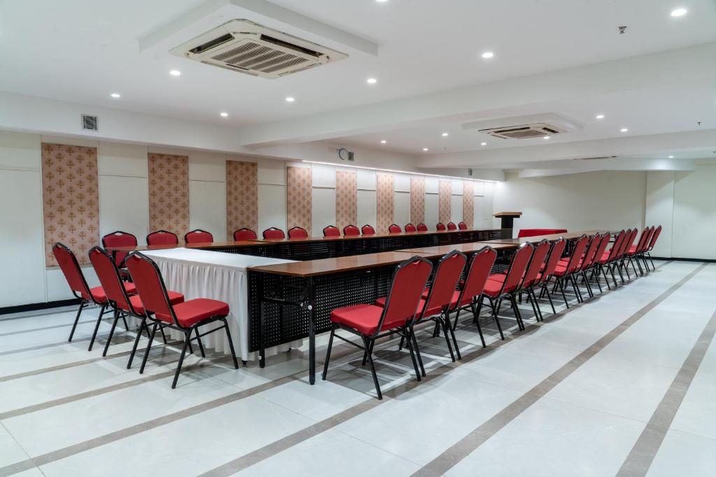 Highly rated by business travelers