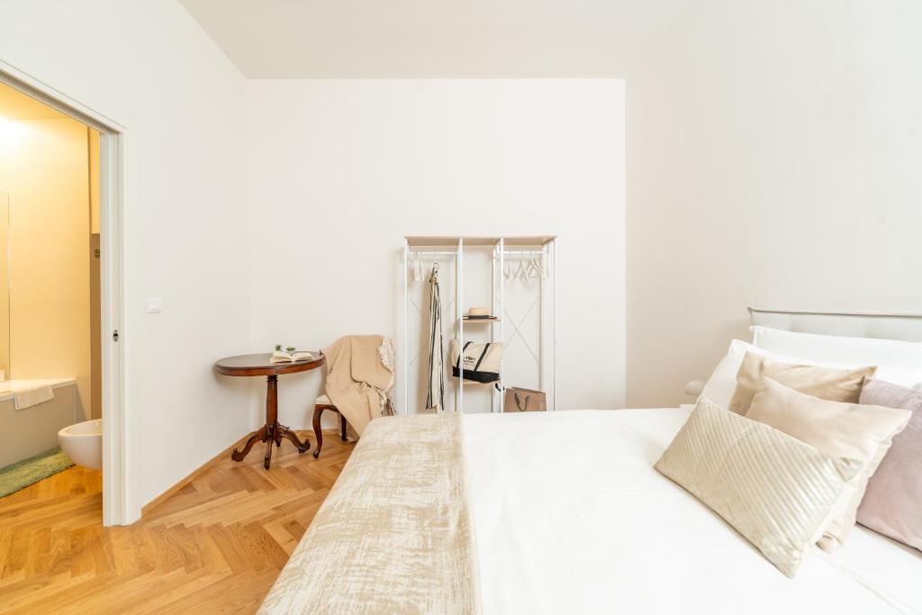 Caporali 23 - 3 Bedrooms with Balcony - ItalyWeGo - 5