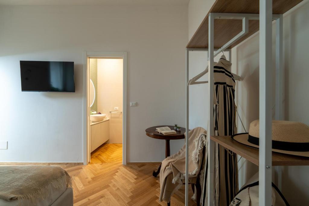 Caporali 23 - 3 Bedrooms with Balcony - ItalyWeGo - 3