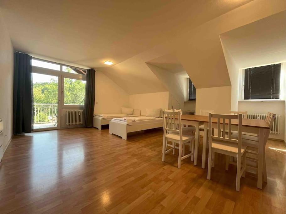 LAP103 - Große Monteurwohnung Übergangswohnung, Lappersdorf