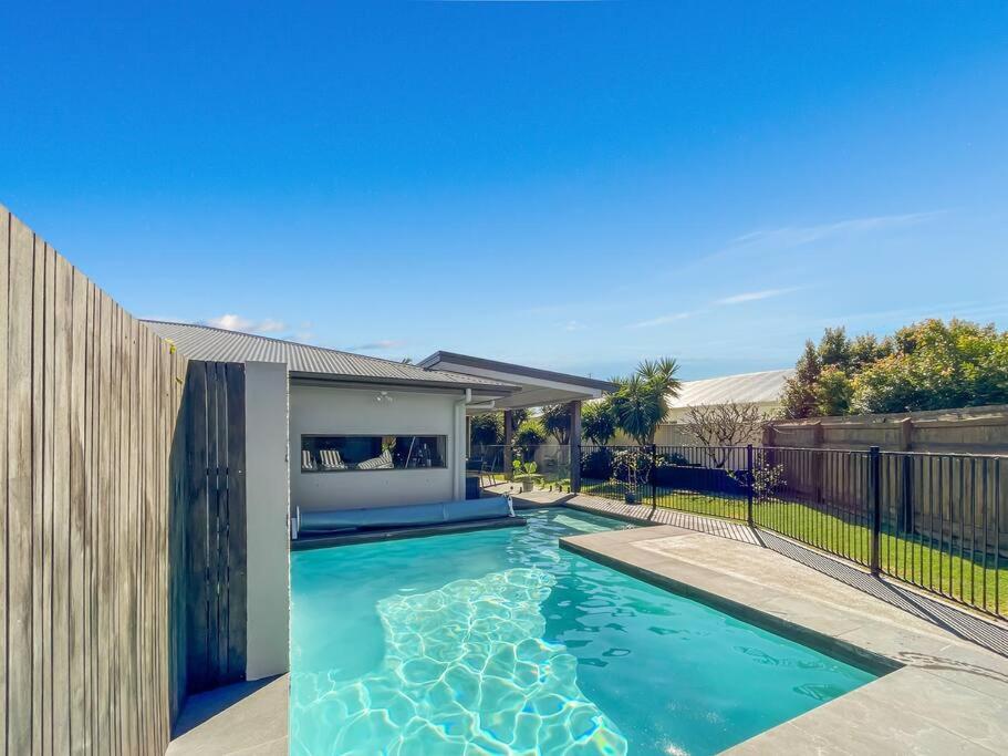 Summer Retreat 4 min drive from Moololaba Beach, Mooloolaba