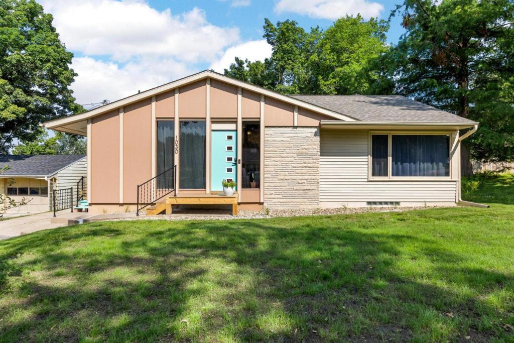 The Nifty Fifties in a Quiet Location, Cedar Rapids