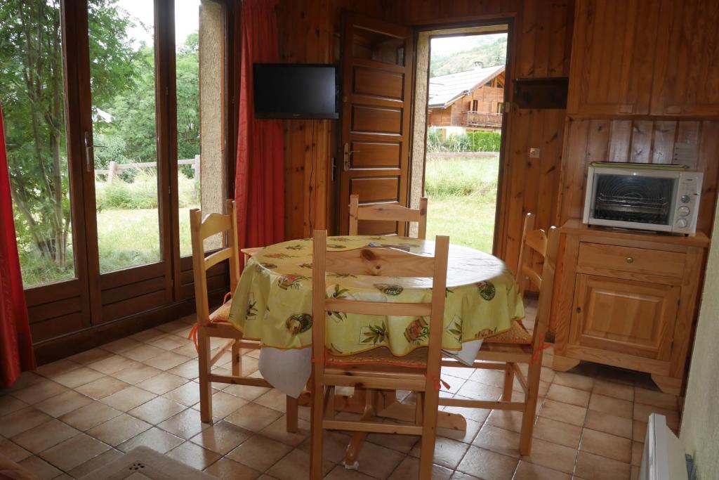 Small duplex chalet with garden - 3