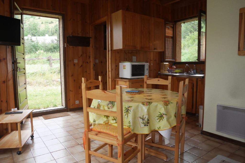 Small duplex chalet with garden - 4