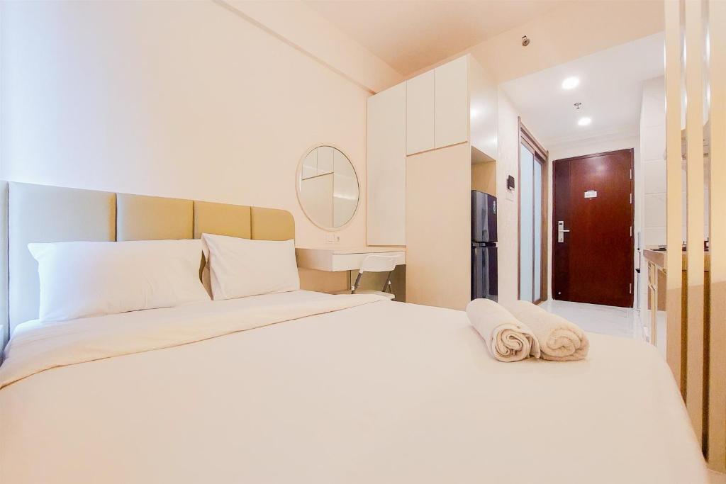 Comfy and Fancy Studio Apartment at Sky House BSD By Travelio, Tangerang