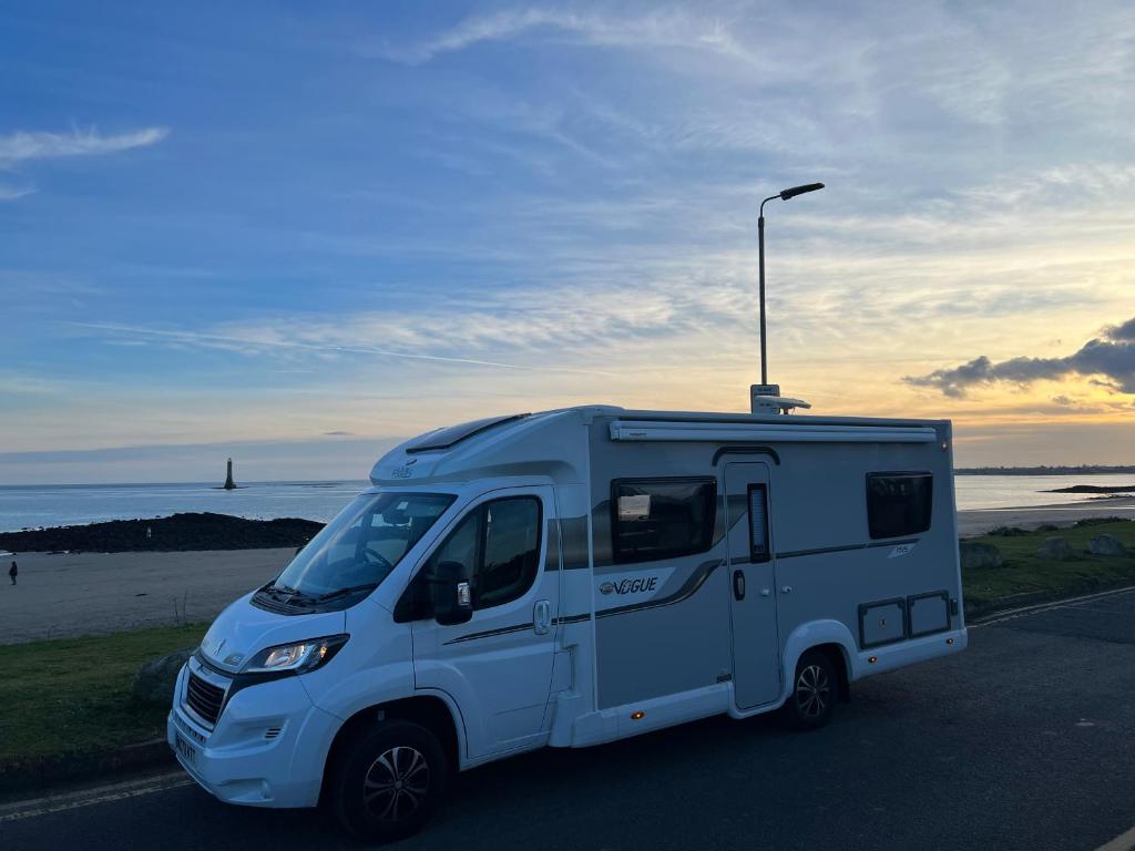 Motorhome hire, Hilltown