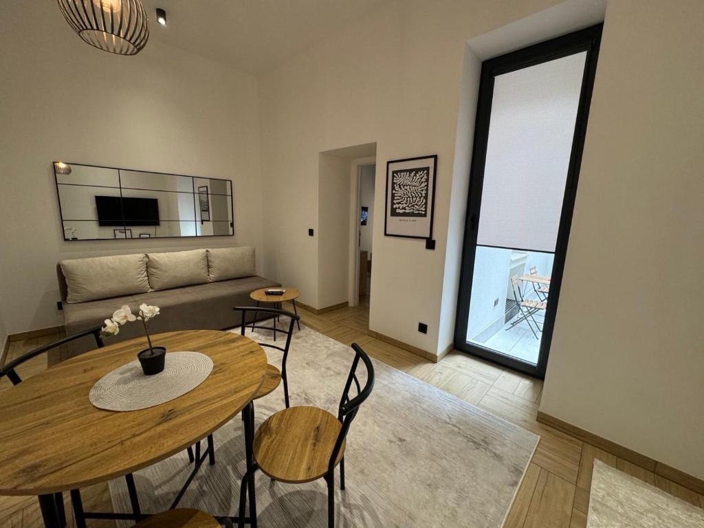 Apartman A in the heart of Ferhadija - Parking available - 4