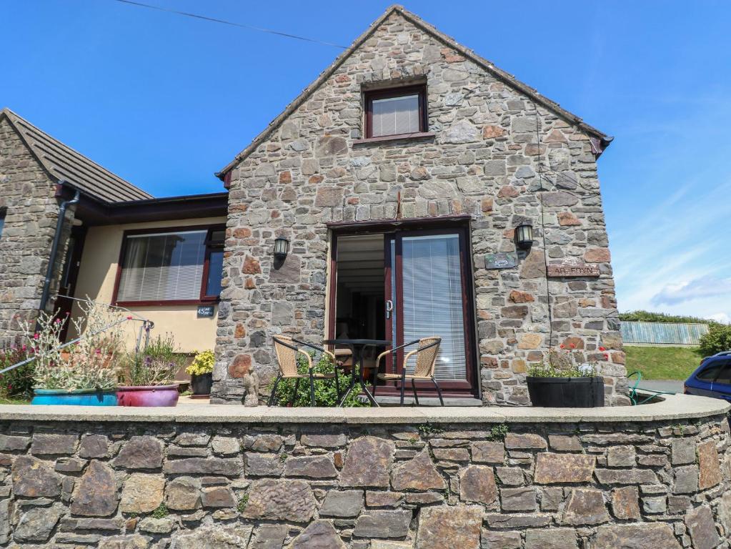 Carreg Ddu, Haverfordwest