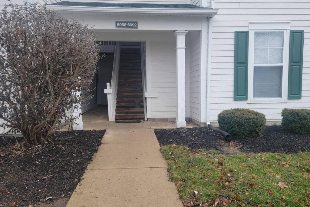 Nice Condo on Nature Preserve, Dublin