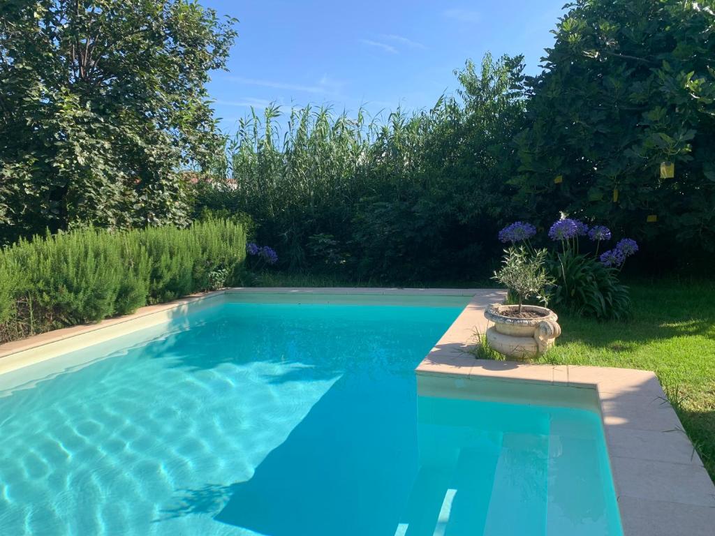 La campagne en ville piscine, jardins et 2 chambres tout confort - 1